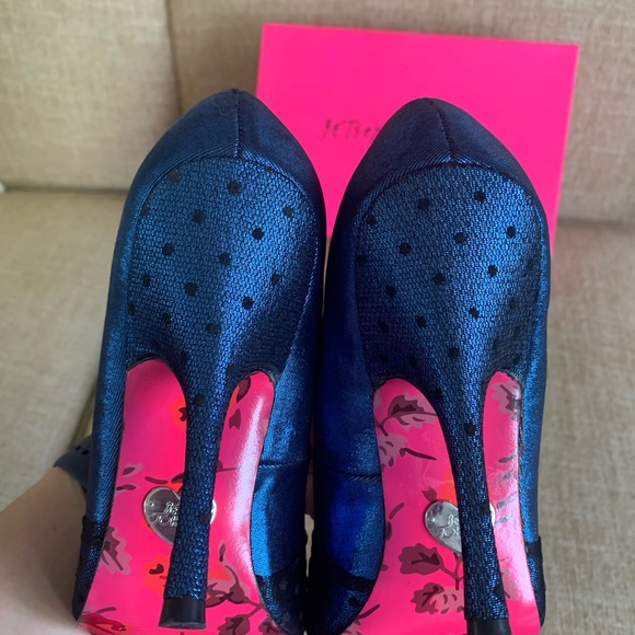 Betsey Johnson Blue Fabric Heel Size 8 - Picture 6 of 7
